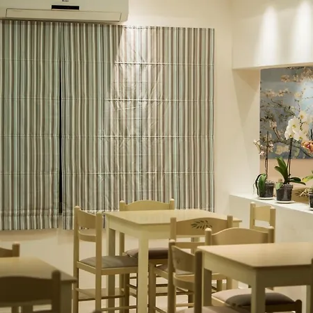 Hiona Hotel 3*